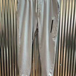 Vuori Joggers - Men’s Large
